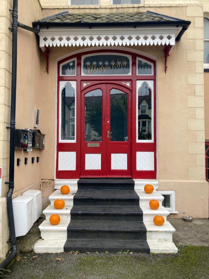 Mostyn Villa Free Private Parking Llandudno Exterior foto